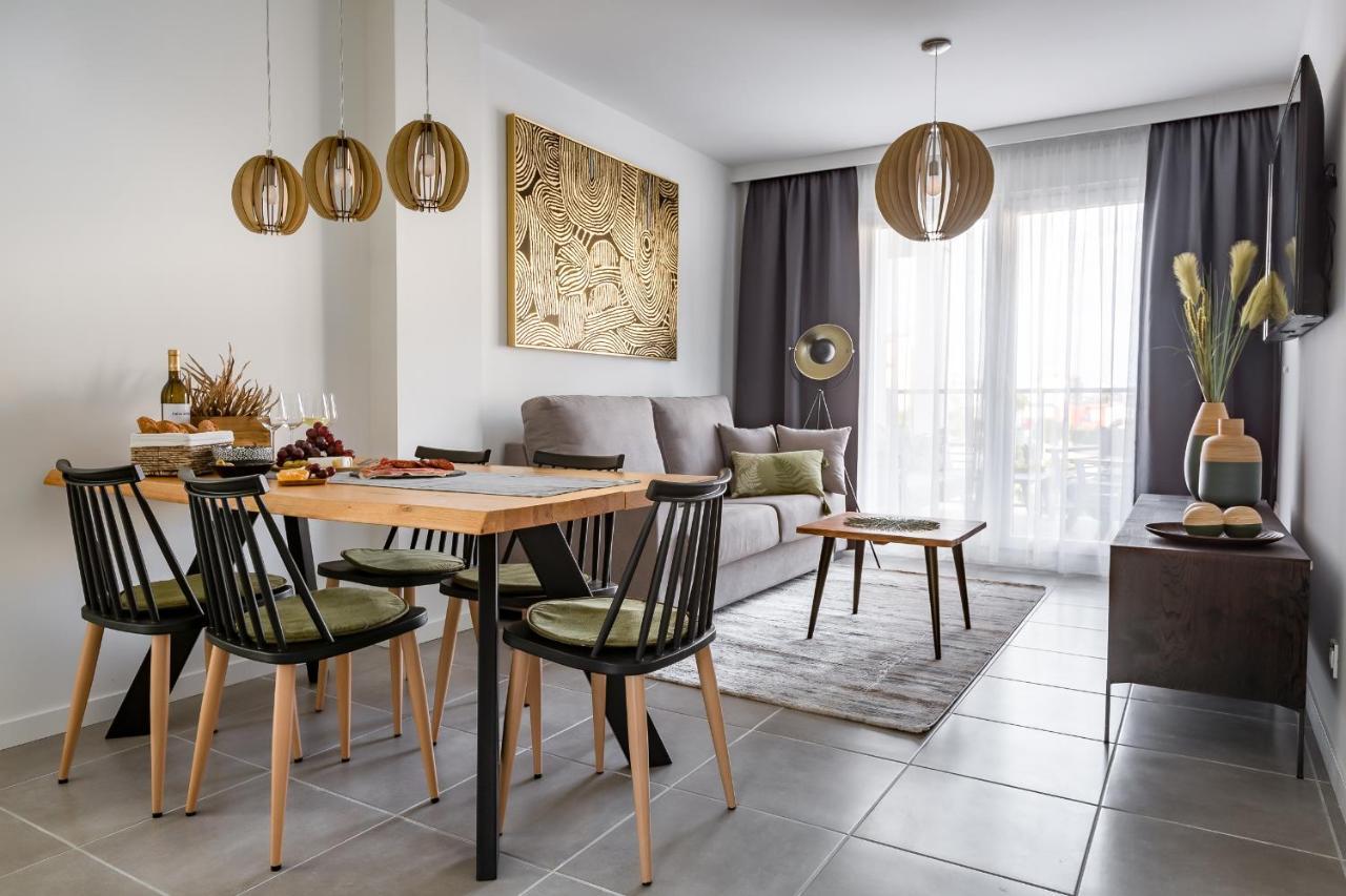 Sunny Apartment In Denia With Outdoor Swimming Pool And Garage Parking Place Included, 300M From The Sandy Beach Εξωτερικό φωτογραφία