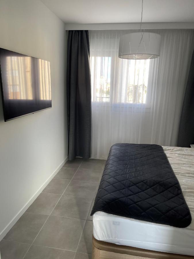 Sunny Apartment In Denia With Outdoor Swimming Pool And Garage Parking Place Included, 300M From The Sandy Beach Εξωτερικό φωτογραφία